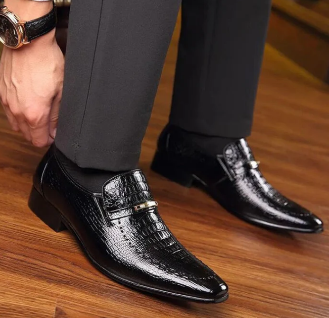 Men's Pointed Toe Crocodile Pattern Shiny Business Leather Shoes