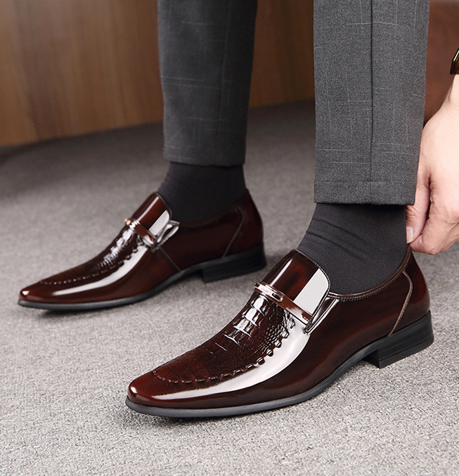 Men's Pointed Toe Crocodile Pattern Shiny Business Leather Shoes