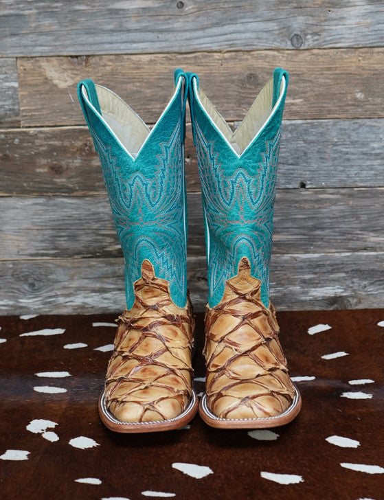 WOMEN'S TOP HAND BOOTS IN BIG BASS & TURQUOISE