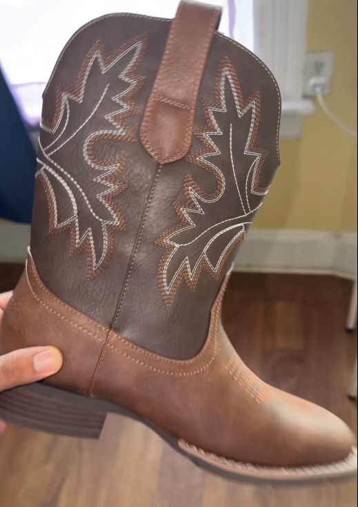 Men's High-top Embroidered Retro Wide-toe Western Cowboy Boots