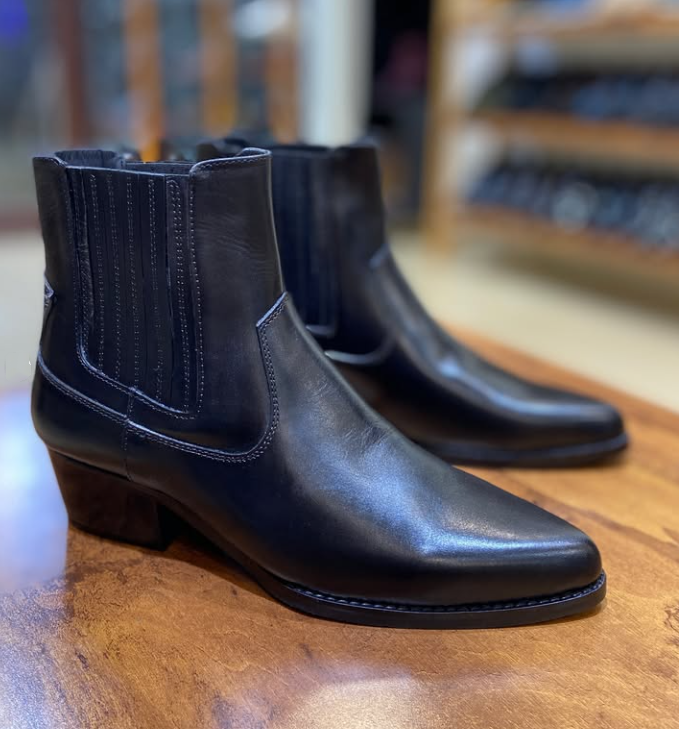 Men's Chelsea Pointed Toe Slip-on Short Boots