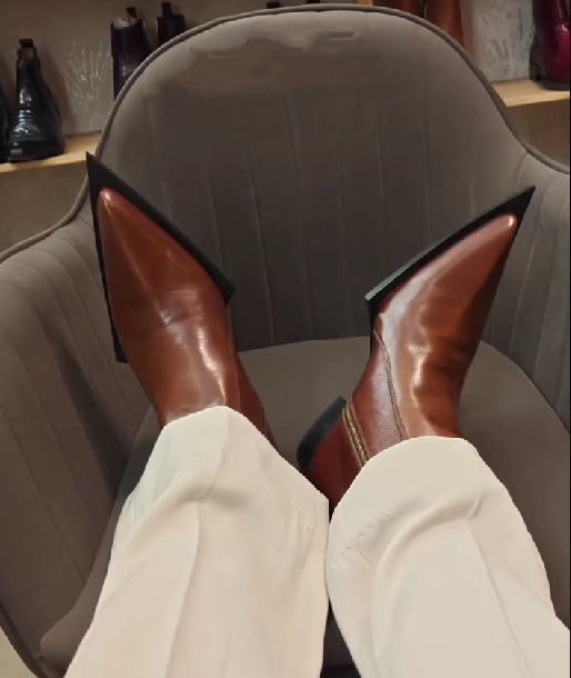 Men's Pointed Toe Brown Chelsea Leather Ankle Boots