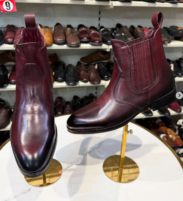 Men's Invisible Stretch Leather Chelsea Boots
