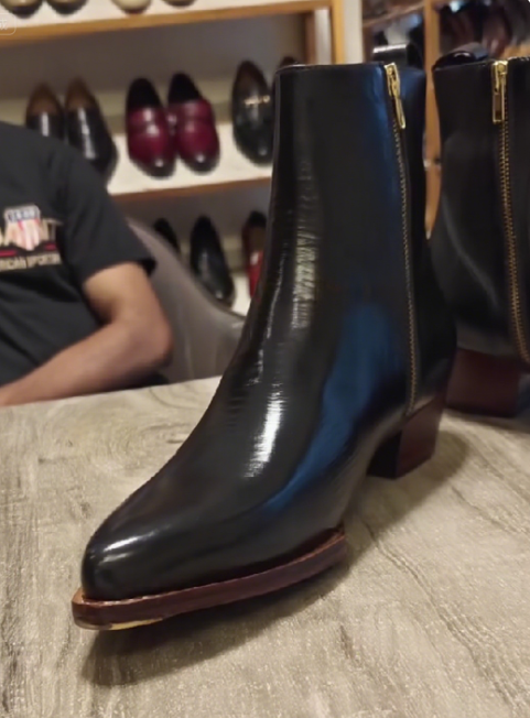 Men's Black Side Zippered Wooden Pointed Toe Leather Boots
