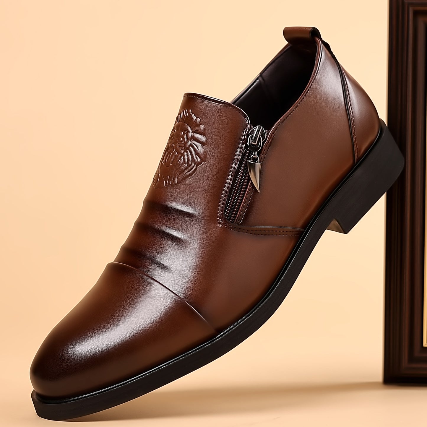 Lion Head Zipper Pointed Toe Casual Leather Shoes