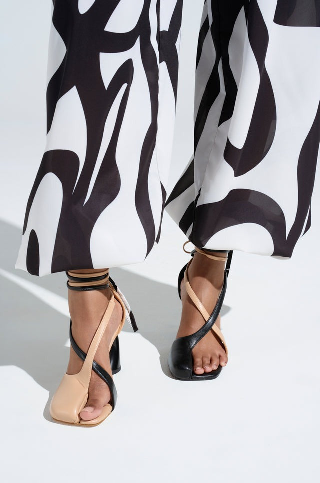 Tan & Black Wrap Up Chunky Pump