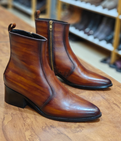 New Shade Pointed Leather Boots