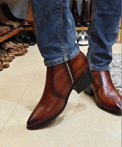 New Shade Pointed Leather Boots