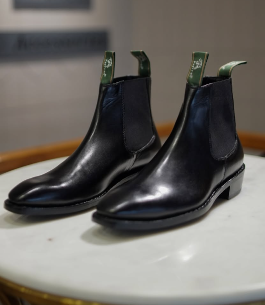 Men's Short Leather Boots Pointed Toe Chelsea Boots