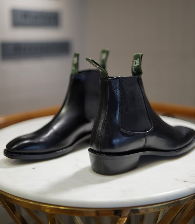 Men's Short Leather Boots Pointed Toe Chelsea Boots