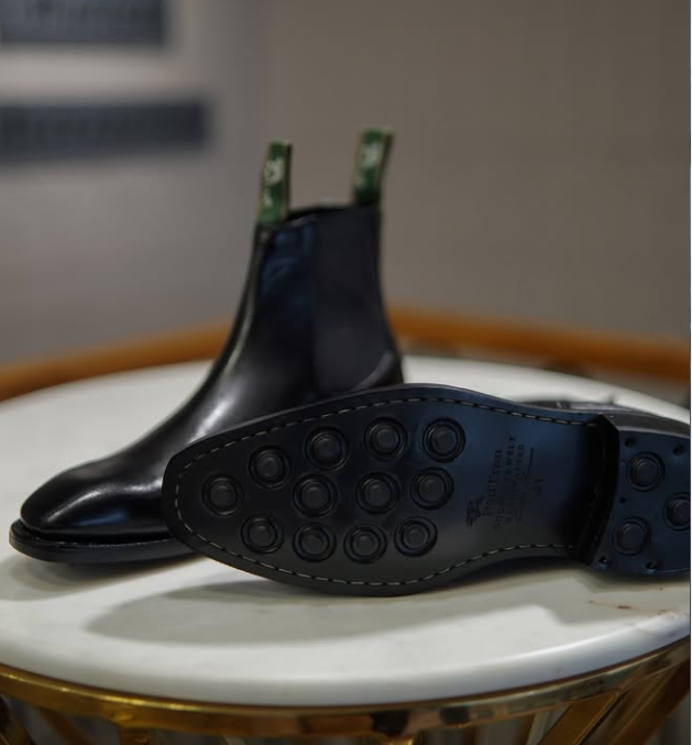 Men's Short Leather Boots Pointed Toe Chelsea Boots