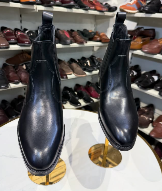 Men's Invisible Stretch Leather Chelsea Boots